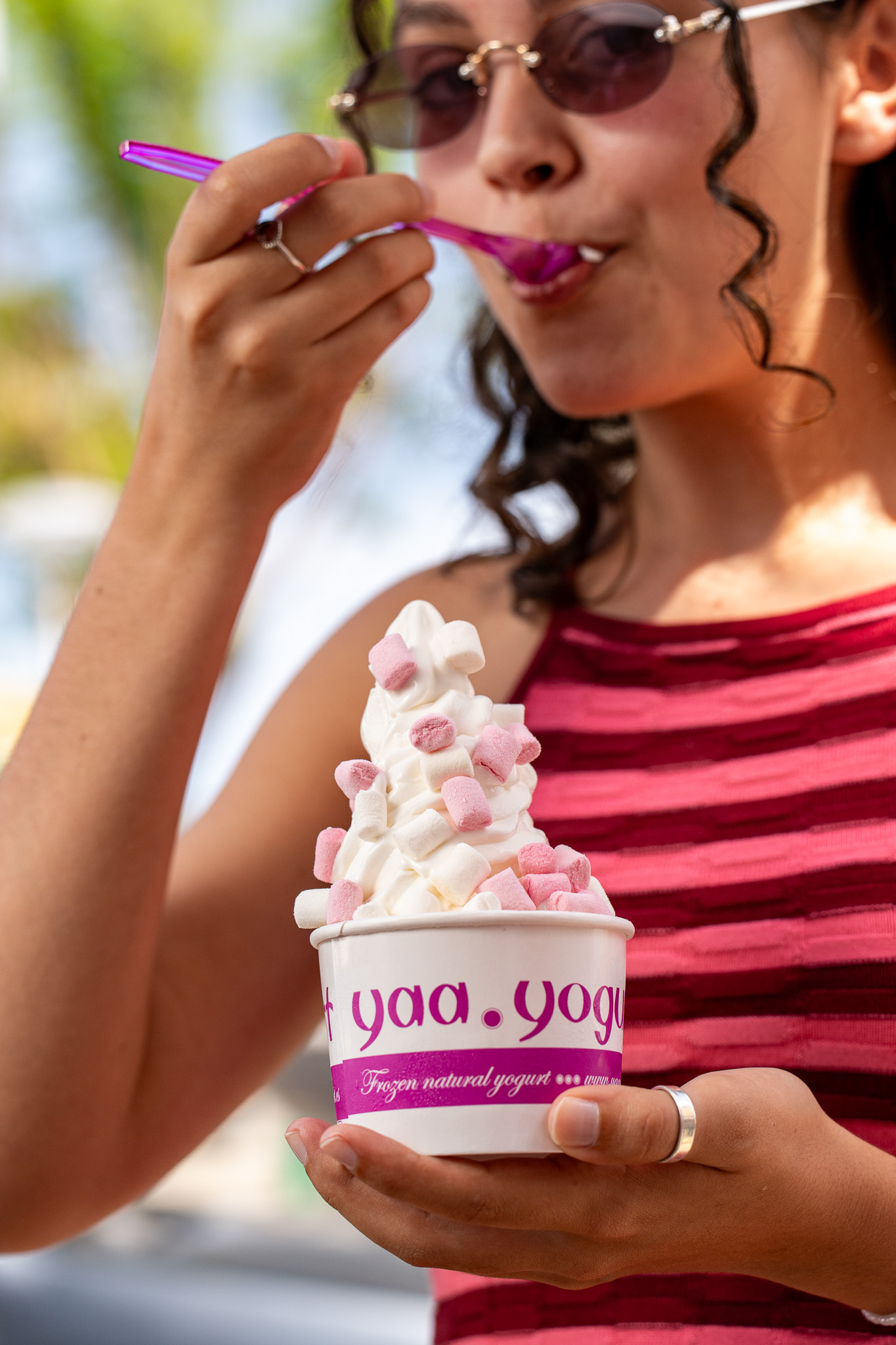 Pink Yaa frozen yogurt with toppings